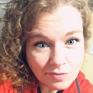 Meet your Posher, Hayley